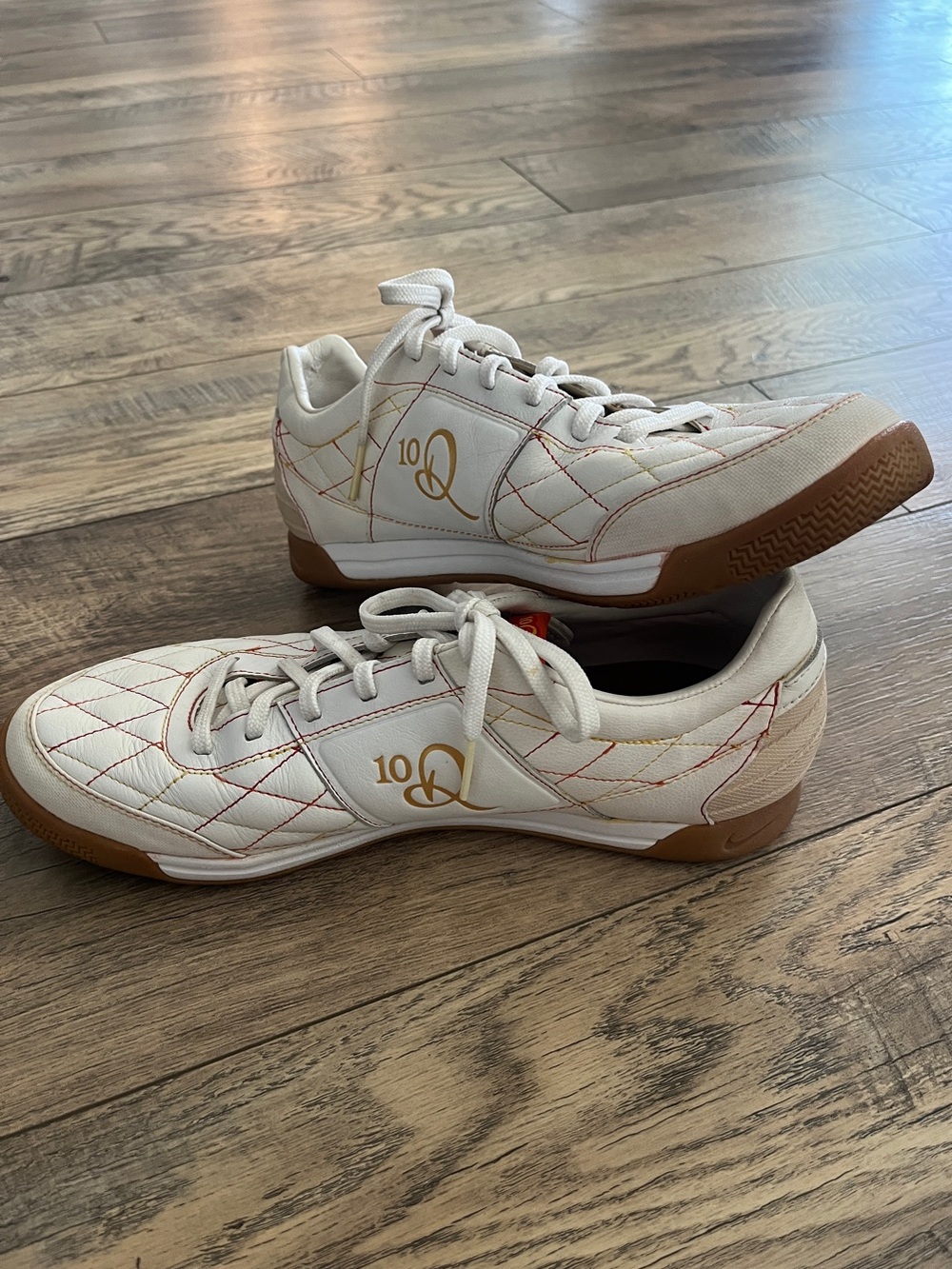 Men’s Nike 10R PELADA FUTSAL SHOES. By ronaldinho
